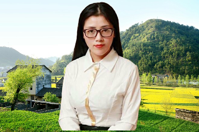 红色妖姬还是保持着虎人的姿态，毕竟他还不想完全暴露自己