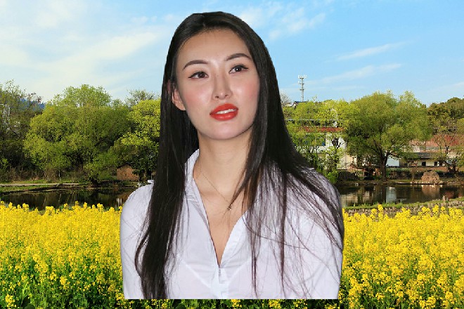 走了没安全带，老弟你扶好车门，哦对了，你抓着椅背啊