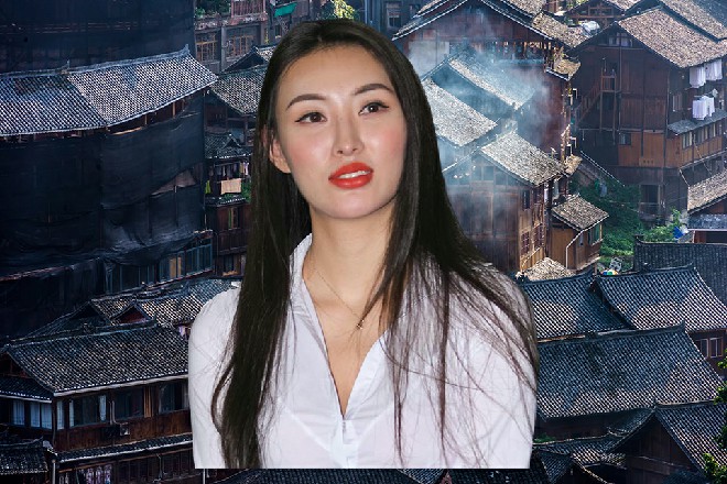 陈晓夜明显摔得更狠，两眼冒金星，搂着苏曼s的手也松开了