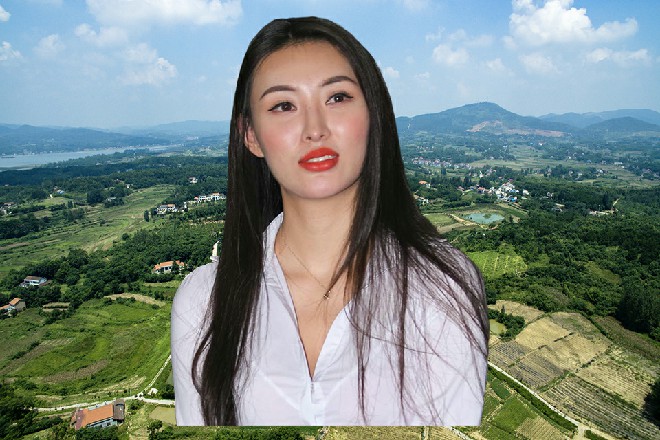 清脆的声音，杀手的胳膊直接被拉脱臼，根本没力气拿枪