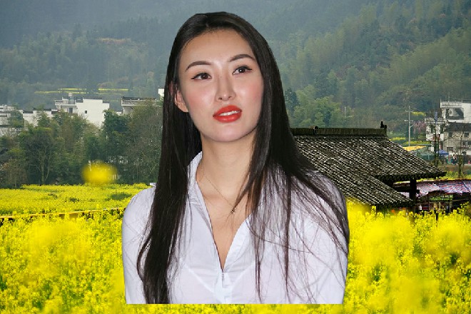 而罗芙的剑法左右开阖，越来越精妙，红色妖姬渐渐抵挡不住了