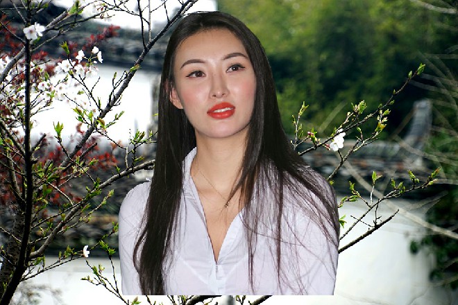 若依真想把这丫头压在床上，让她知道男人是多么的强势