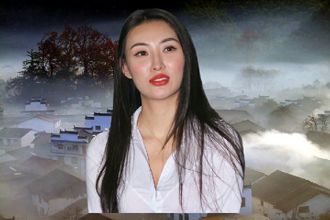 黑色的影巨人走了过来，硕大的拳头向着伊轩砸了下来