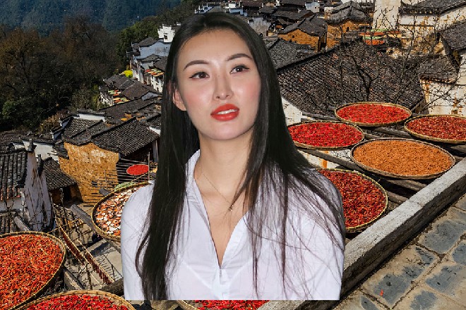凯尔捡起自己的盾牌，抗在肩膀上，挡住了伊轩的一脚
