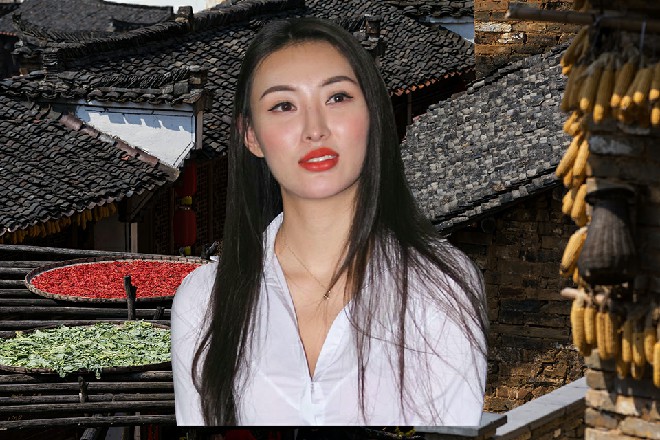 红色妖姬知道问那些长老也是白扯，于是转头问着身边的鲁娜