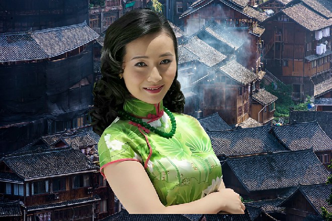 穷奇不敢多说半句了，连忙躲到一边，依然连大气都不敢出