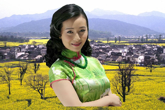 伊轩把话题岔开，让众人继续把注意力放在了擂台上面