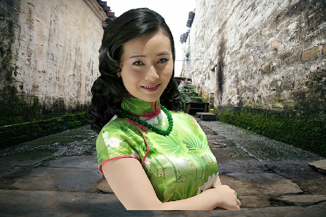 红色妖姬很不客气地说道：星月城就在这里，欢迎诸位来挑战