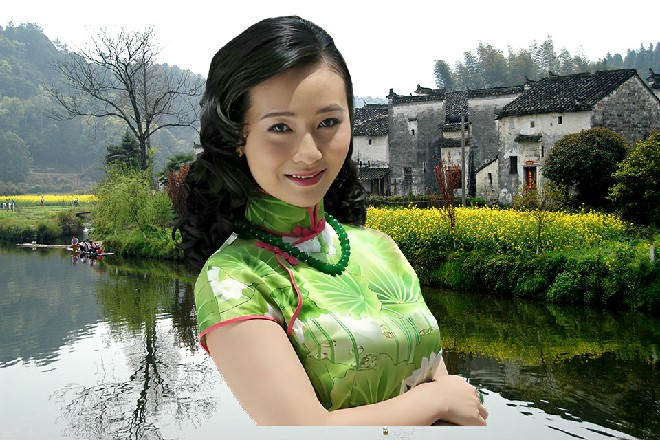 山林纲川从身后拔出两把苦无，握在手中，怒视着伊轩