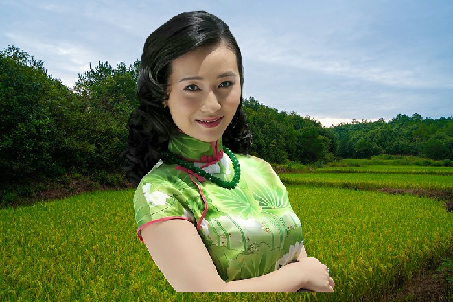 你们两个先在旁边的小房子里呆一会，我去会会龙老爷子