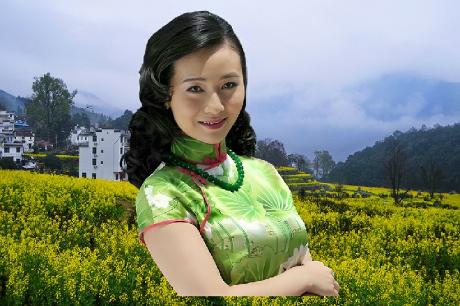 说着，他忽然往前扑了一步，身上开始裹上了银白色的肌肤