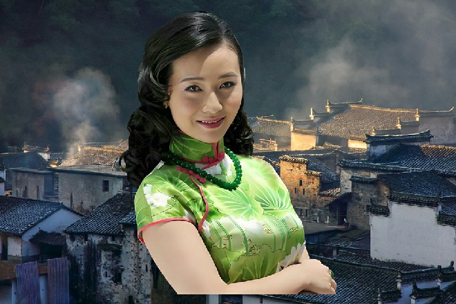 说着，他的爪子再次无视了空间，直接抓向了红色妖姬的喉咙