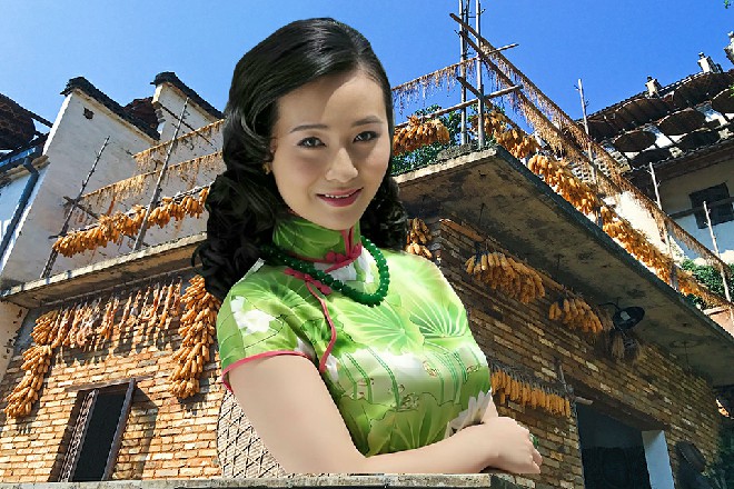诺曦S也不说什么，他就坐在那里，还敲着牢门，喊道
