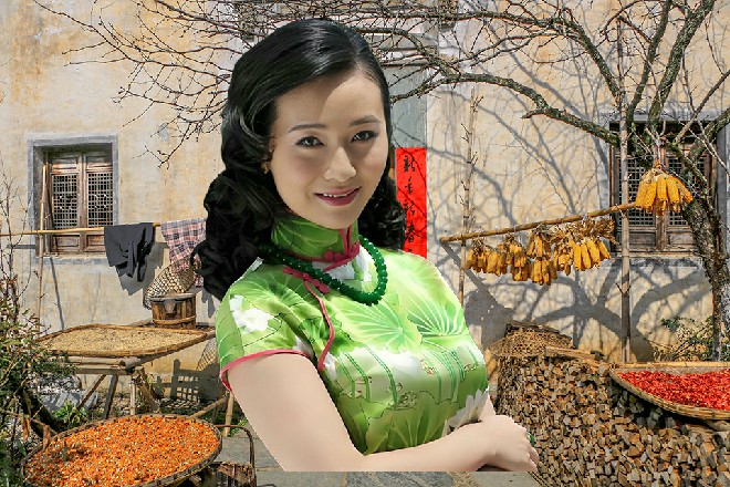 005也看都不看300号一眼，她只专心和奇美拉过招