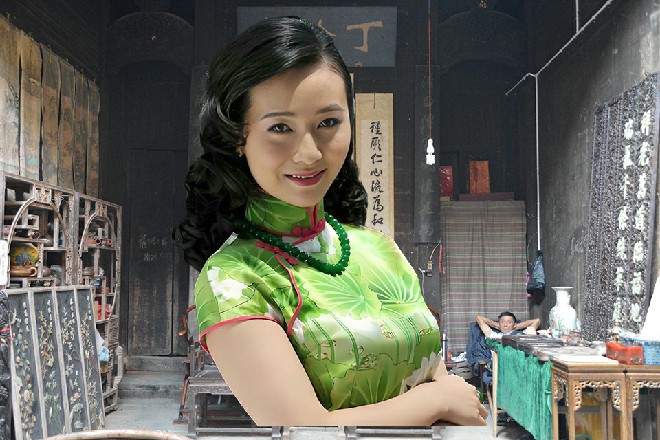 这老头依然摆弄着自己的收音机，听着单田芳讲的七侠五义