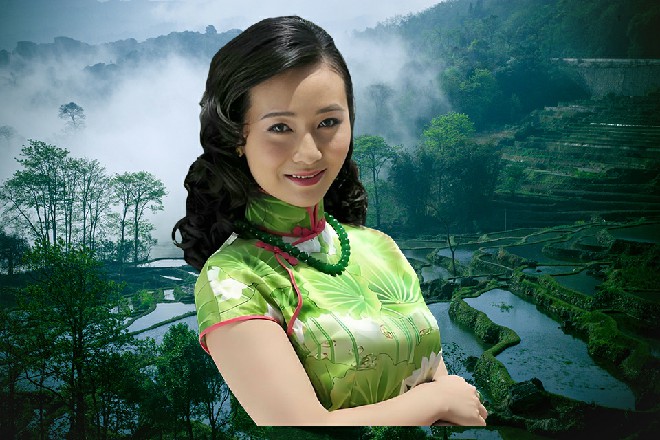 一枚导弹歪歪扭扭地向着苏曼s射了过去，惊得罗莉都叫了起来