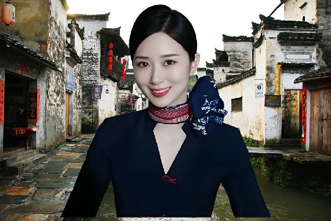 红色妖姬自己穿着一身黑色的风衣，嘴里叼着香烟，走在最前面