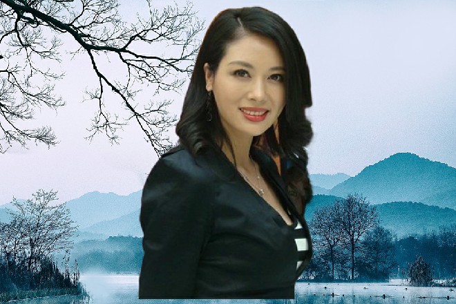红色妖姬说着，重心微微放低，然后手中的黑道轻轻晃动了一下