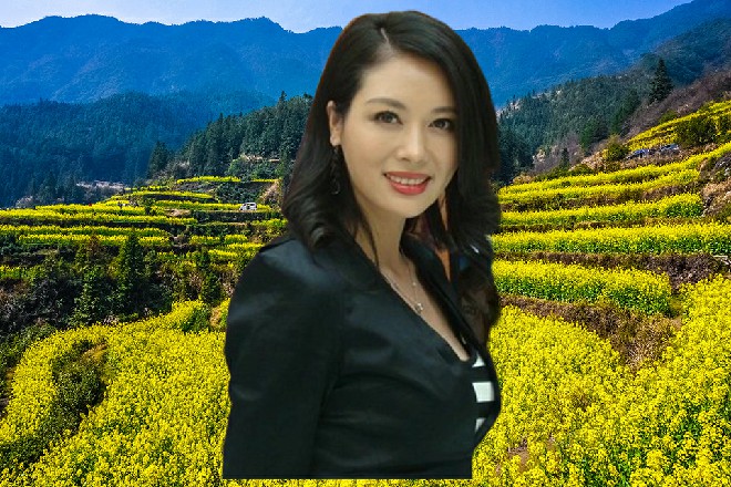 主任发出了一声愉悦的嘶吼声，然后柜子重重地抖了一下
