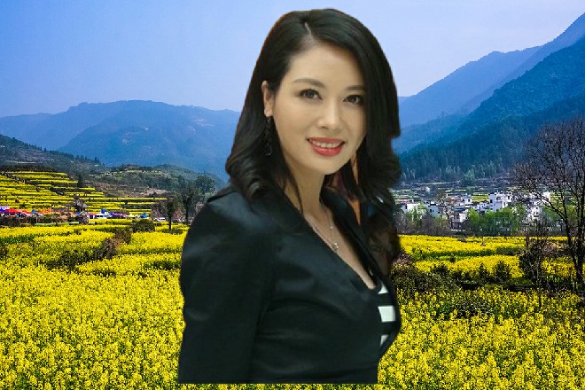 红色妖姬也没必要跟一个小弟过不去，他直接抬脚走进了这茶楼