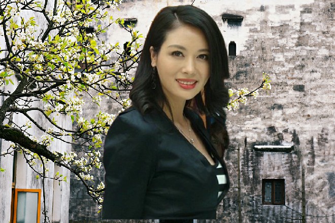 苗甜和红色妖姬两个人忍不住嘀咕着，而风花影却偷偷笑了起来