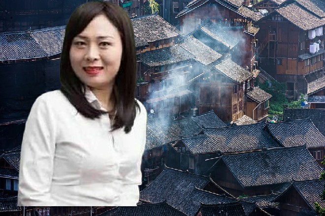 红色妖姬也尴尬了，他没想到，这个时候，王玥竟然也来洗澡，