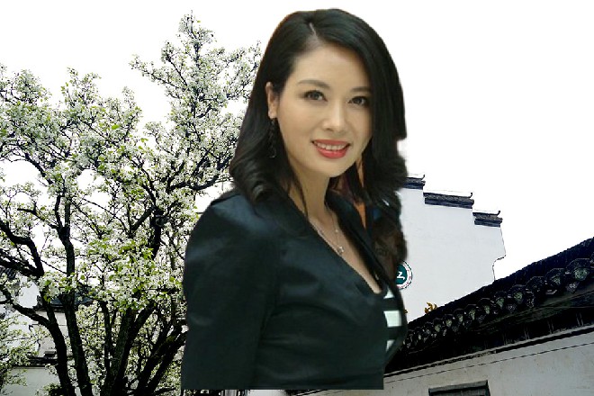 他现在要做的就是放松这个男人的警惕心，然后趁机在解决他