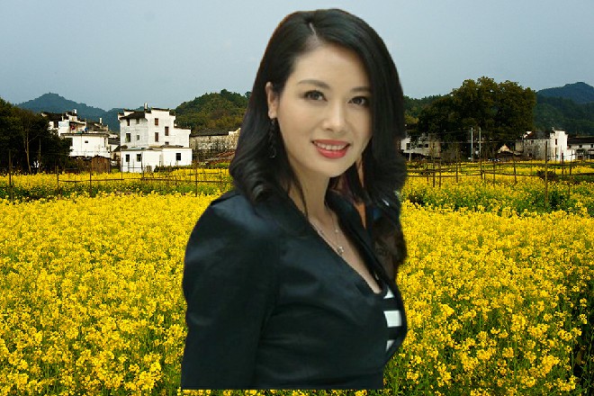 龙娇娇曾经亲眼看过，这老头用自己的手掌捏碎了一块板砖