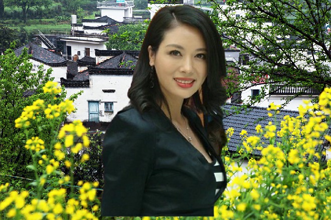 五岳剑派的人惊得说不出话来，而日月教这边却在拼命叫好