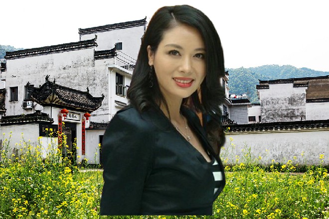 红色妖姬眼睛里爆发出了凶光，他的双眼已经完全变成了赤红