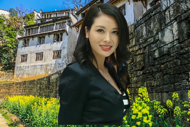 正所谓重赏之下必有勇夫，唐总这么一喊，四个打手终于动了