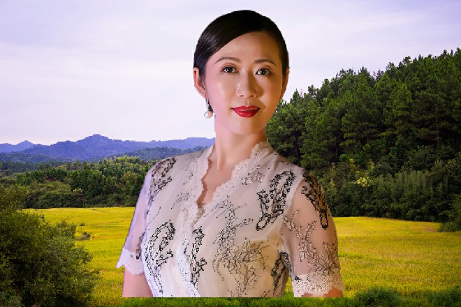驾驶员最后说道：就送你们到这里了，龙小姐，抱歉了