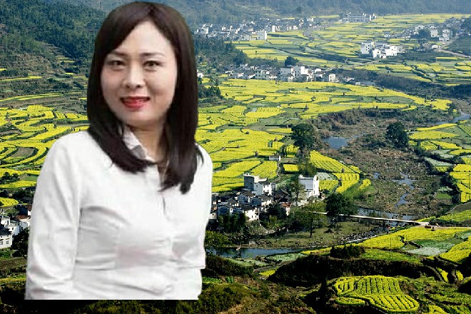 正所谓重赏之下必有勇夫，唐总这么一喊，四个打手终于动了