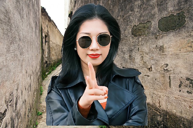 两个人吃完了西餐，红色妖姬把苗甜送回家中，这才折回了别墅
