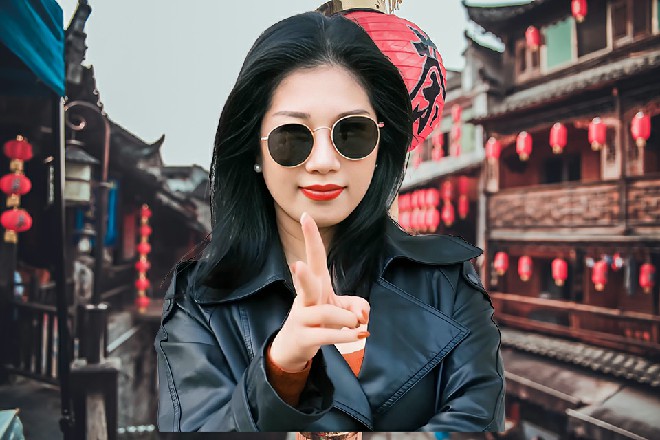 若依闭上了眼睛，他的脑海中立刻浮现出一个全新的世界