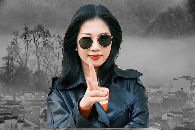 好的，城主，这是您的佣兵证，还有佣兵手册，请您收好