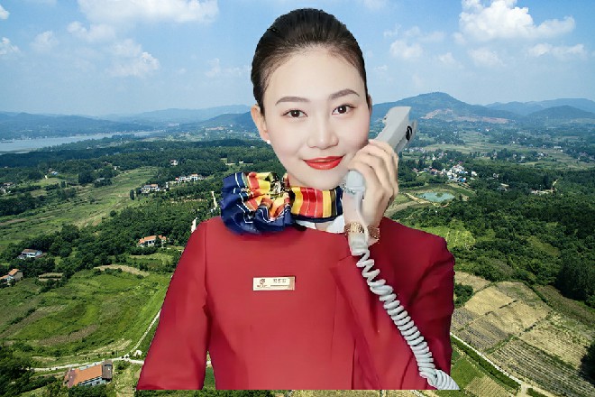 冷优优大吃一惊，她没想到伊轩竟然能解开自己这一招