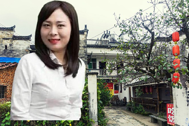 他伸出一只手，抓在边缘，然后手掌一撑，向着上面翻起来