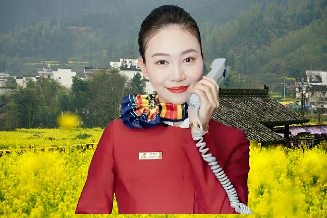 黄宏山还没反应过来，伊轩的脚又一次踢在了他的脸上
