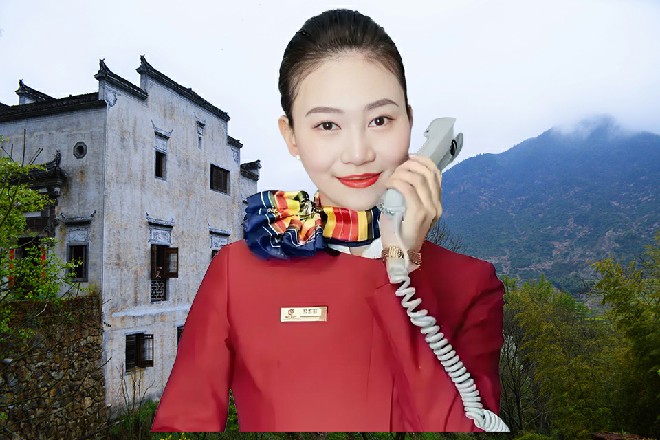 船舱侧面因为裂缝开始往里面灌水，整艘船开始一点点下沉
