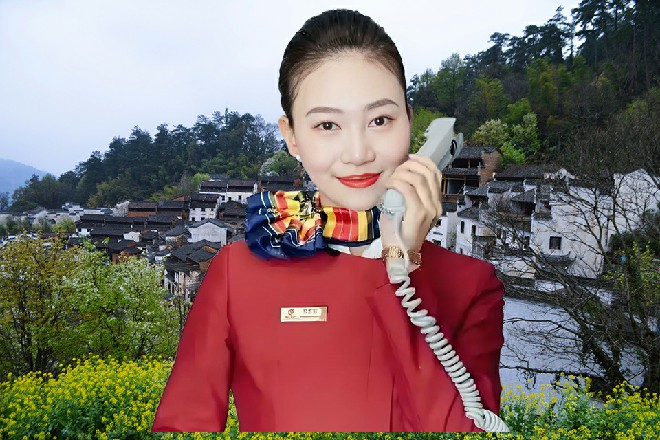 一株地狱蔷薇把巨口对准了伊轩，然后呼啸着冲了过来