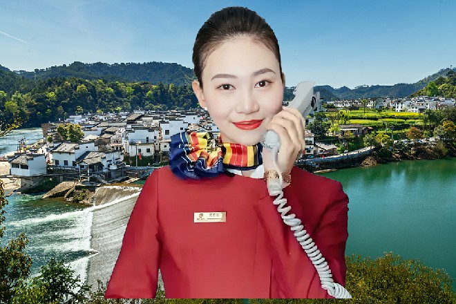 三十米的距离过去，苏曼s双脚狠狠蹬在了电视塔的栏杆上面