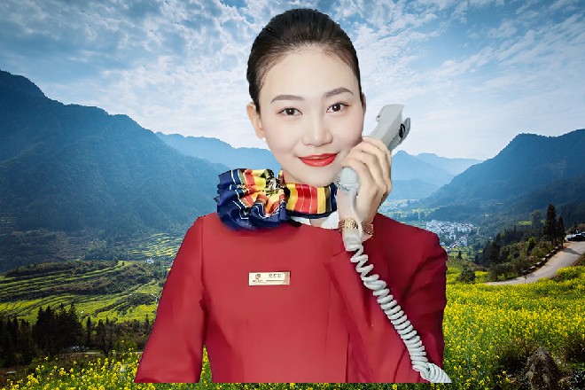 若依一路开着车，来到了南岗的一个比较老旧的小区里面