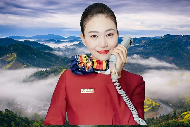 伊轩说着，直接又是一掌，狠狠拍在了龙枭涯的胸口上
