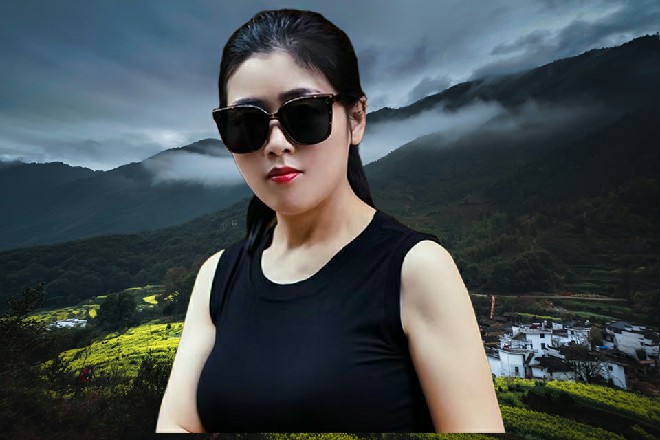 趁着众人分神的一刻，他带着大源惠子回到了房间里