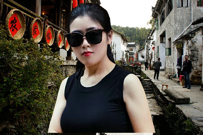 罗莉撇撇嘴，只有拥有过这些的人，才有资格说这样的话
