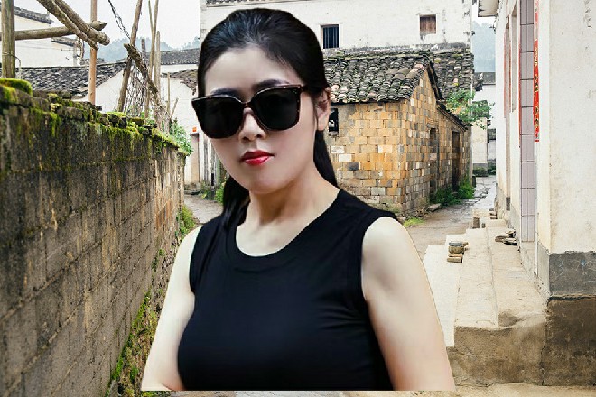 何伟气喘吁吁地说道：我们两个，实在是跟不上了，