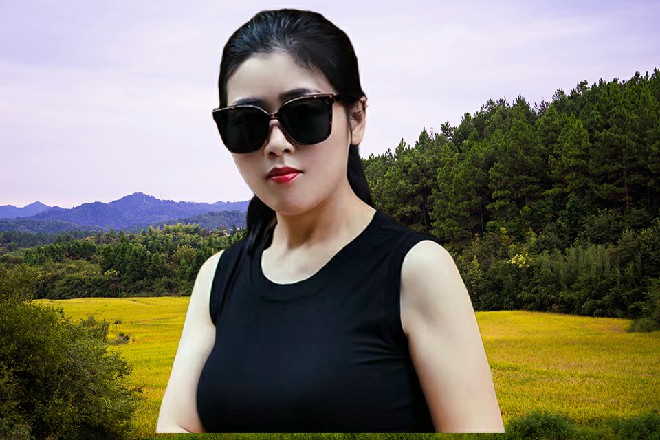 苏曼s点点头，看来是自己想多了，两个人应该只是相貌相同
