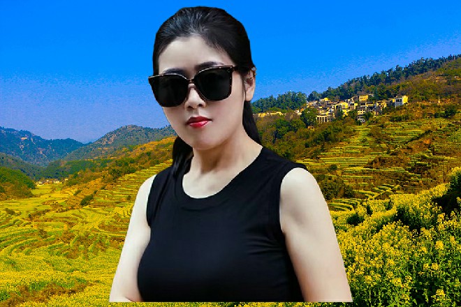 苏曼s忍不住吐槽，他也不想其他的，直接从树洞中跳了进去