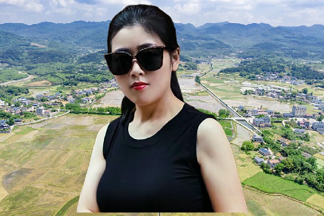 伊轩嘿嘿一笑，解释道：没听说过一句话么，自学成才
